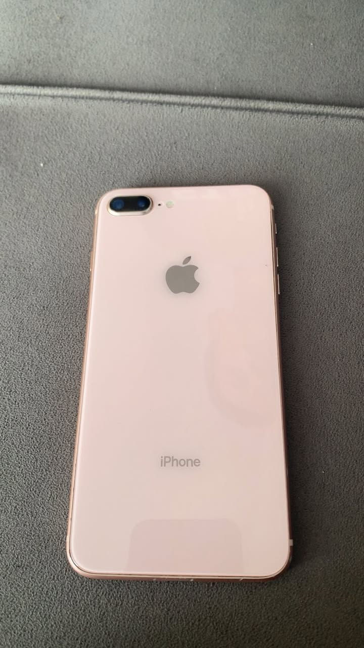 ايفون8للبيع مبدل بطارية اصلية بطاريته100
السعر 150بي مجال ***********
