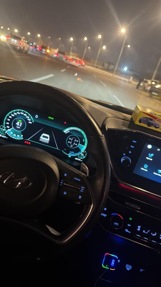 السلام عليكم
سوناتنه 2022 وارد كوري كفاله عامه 

هايبرد + بانزين 

رقم بصره تحويل ثاني يوم 

موصفات السياره فول فول ما عده تنته 

1-كشنات 4 تدفئه تبريد 

2-قياده ذاتيه 

3-تحديد مسار 

4- 4 انضمه قياده 

5-تتقدم وترجع بل بصمه 

6-مري شفط

7-ستيرن تدفئه تبريد 

8-كشن خزني ميموري 

9-برده كهربائيه خلفيه

10-كامرات 

11-حساسات امامي خلفي 

12-رادار توقف ذاتي خلفي وامامي

13_حساس خلفي فتح صندوق عند الوقوف

14-كشنات كهربائيه 

15 -سستم صوت  

16-كشنات جلد

17-لايت زنون عالي ناصي وتتحكم من الشاشه

18 -هاند بريك كهربائي

19-لايت يصعد وينزل / يتقدم جانب ايمن وايسرر

20-سبير ما نازل 

21-سياره جديده ماشيه 47

22-محرك 2400 تنفس طبيعي 

23-تخم تايررر جديد

24- حداديه جديده 
25-داته شوه 
26 -مري نقطه عمياء 
27-لد ابواب ودشبرل مخفي تغيل الاوان من الشاشه

جديده بمعني الكلمه بمعنى الكلمه

مكاني: بصره المعقل 

الاستفسار : عله الرقم :***********
