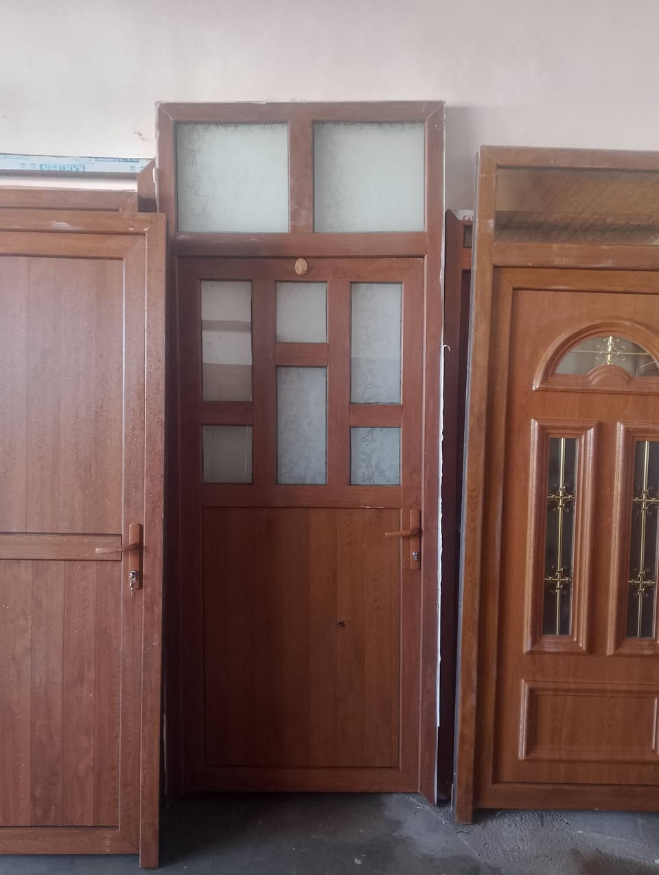 السلام عليكم ورحمة الله وبركاتة
وصلتنه وجبه جديده من ابواب وشبابيك بلاستك مستخدم ونضيف ابيض +جوزي احجام وقياسات مختلفه واسعار مناسبه يوجد لدينا معمل تصغير حسب القياس الي تريده 
العنوان الشرقاط ساحل الأيمن قريه شكرا شارع العام محلات الحمودي 
هاتف ***********
