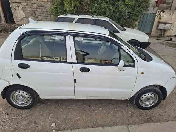 كيوكيو ٢٠١٣ للبيع كير ومحرك شرط تبريد شغال شرط وكاله خاصه وتحويل صاحبه الشرعي موجود كاربون بنزين سعرها ٣٢ اتصال ع الرقم ***********او***********
