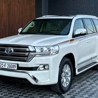 تويوتا لاندكروزر 2017 فئة GXR مكينة V8 سعة 4.6 بلا صبغ وبلا ضرب – نموذ...