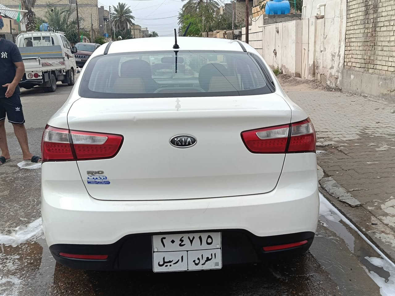 السلام عليكم 

كيا ريو 2012 خليجي 
بدون حادث 
3قطع بارد فقطط 
محرك 1600 (مفتوح)
تبريد تدفائة كامله الحمدلله 

السعر 80 وبيها مجال ان شاء الله 
***********
