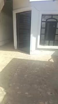 للايجار • ١٠٠م • غرفة وصالة