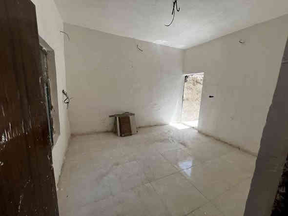 🏠 بيت للبيع – حي الحواراء / طريق بغداد–كربلاء، عامود 36
📏 المساحة: 100 متر
📐 الواجهة: 6 م
📐 النزال: 16.5 م
📄 السند: زراعي 25
📅 البناء: 2009 – مَرَمّم قبل 6 أشهر
✨ تم تجديده بالكامل (لبخ + بياض + سيراميك + تأسيس ماء ومجاري جديد).
⚠ باقي ملاحظات بسيطة (خلاطات + سويجات كهرباء).

💰 الطلب: 90 مليون وبيه مجال للجاد
📍 يبعد عن الشارع العام تقريباً 500 متر
تواصل ع رقم 
***********
