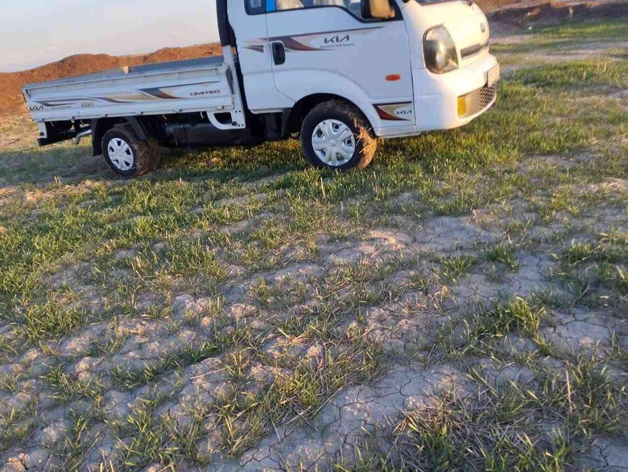 السلام عليكم كيا حمل موديل 2018  دخول جديد بيه ارقام وسنويه وكاله بسم المشتري رقم اربيل الجديد حصه كاز سياره مامشتغله بالعراق مكفوله فقط.سرقه وعشاير وحرام سياره جاهزه للعمل بدي زيرو و مغلف اصلي تبريد ثلج مكينه وكير شرط لا تنقيص ولا تبخير تخم تاير حداديه بلكارتون فول ٥ دكم صاج ملكي دبل رف ثلاجه مال جناي ماتخسر عليه ولا الف السعر ب58وبيه مجال  اتصال على الرقم***********
0786618229
