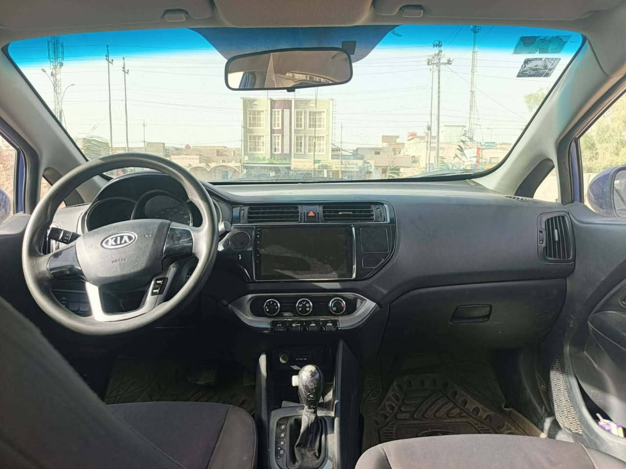 ريو ٢٠١٣ خليجي مكينة ١٦٠٠ خطرتين بيها جراد بسيط ولا قطرة صبغ بيها ... بيها باردات بسيطة السنوية بأسمي ثاني تحويل هزة جديدة رقم قادسية***********
