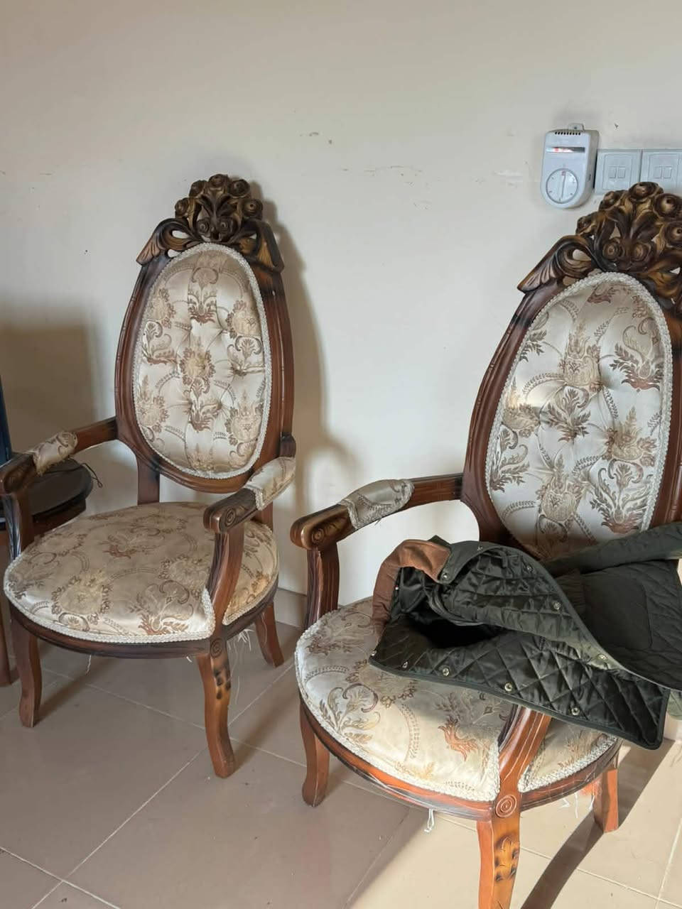 تخم صاج نظيف جدا السعر ٢٥٠ الف
عشره مقاعد 
العنوان مجمع شنيار 
الشراي يتفضل على الخاص لطفاً 
مندوبه اغراض الي عنده اغراض يريد يبيعها يدزلي عالخاص أبيعها لكم بعمولة مناسبة


**إذا كنت صاحب هذا الإعلان وتريد حذفه لأي سبب، رجاءا أرسل رسالة إلى الدعم الفني**