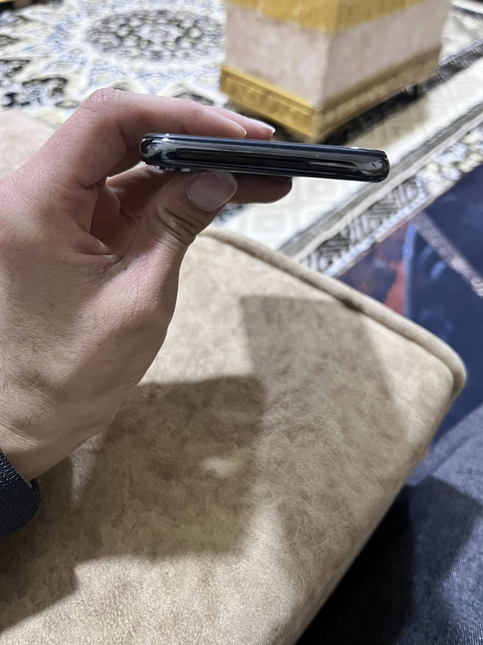 السلام عليكم ايفون اكس إس اسود مبدل شاشه وضهر مفطور بطاريه بل حاسبه 81 وبل جهاز مرفوعه 100 جهاز كلش حلوه واستخدام شخصي ببجي 60فريم السعر 175بي مجال 
رقم الهاتف *********** 
مكان حصيبه الشرقيه
