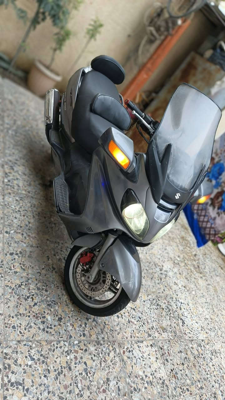 سلام عليكم سكاي ويف حجم مكينه 650دراجه مكفوله كير مكينه بلادي دراجه ناعمه وصافيه مابيها اي نقص حساسات شغاله كلوب جنطه مرايات شفط جامه كهربائيه ستان كهربائي نظام ABS  مانع انزلاق سعر مليون و750  شراي يتصل ***********متواجد واتساب عنوان بغداد
