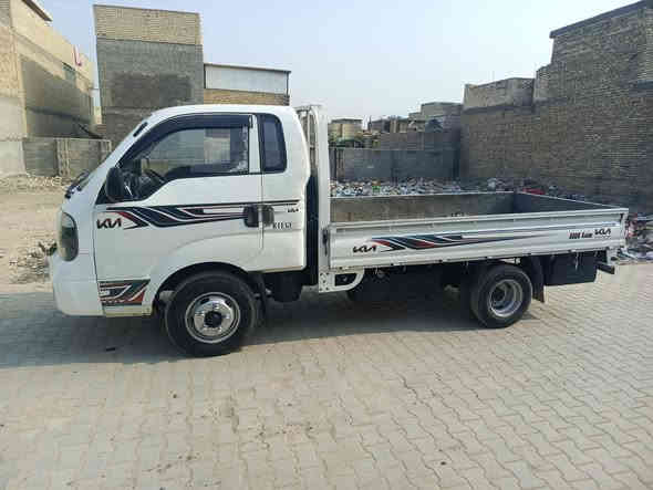 سلام عليكم كيه فحل 13 البيع مكينه جديده تاير خلفي محور 14بيهه رشات صبغ تخم تاير خلفي سعر شده وبيهه مجال رقم بغداد تحويل مباشر ***********
