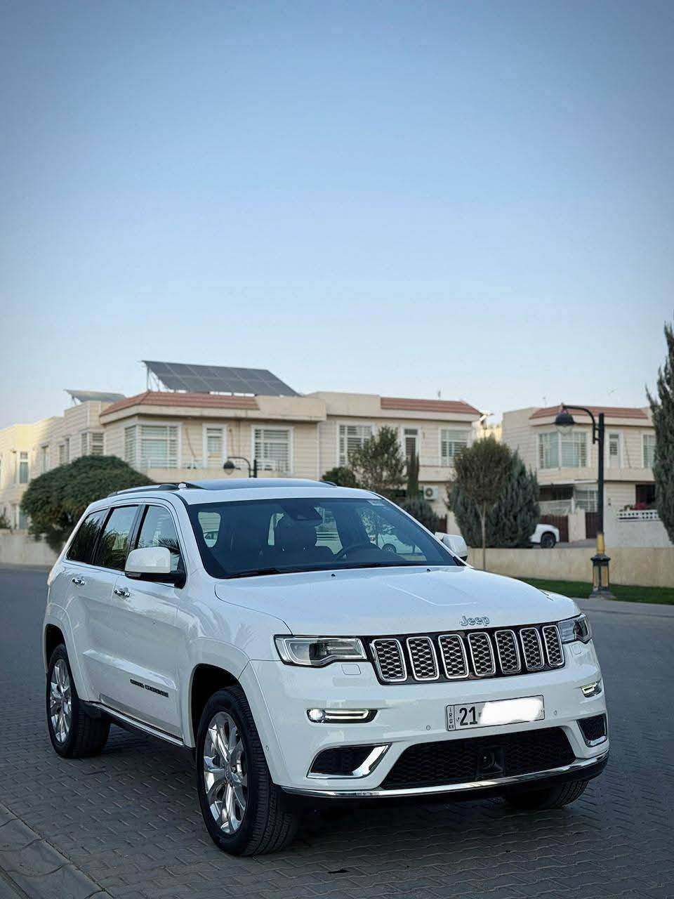 السلام عليكم
جيب كراند شيروكي 
موديل 2021
موصفات Summit
الموصفات خليجية 
صفر شركة هارلم 
محرك 3.6
ماشيه 88 كيلو 
فول موصفات 
بانوراما 
صندوق كهرباء 
كاميرا 360
تدفئة وتبريد مقاعد 
مرايا جانبية كهربائي 
نقطه العمياء 
رادار 
اوتو بارك
وباقي موصفات سومت معروفه 
مكفوله كفاله عام من دعاميه للدعاميه حتئ دعاميات بشرط 
العنوان سليمانية 
***********
