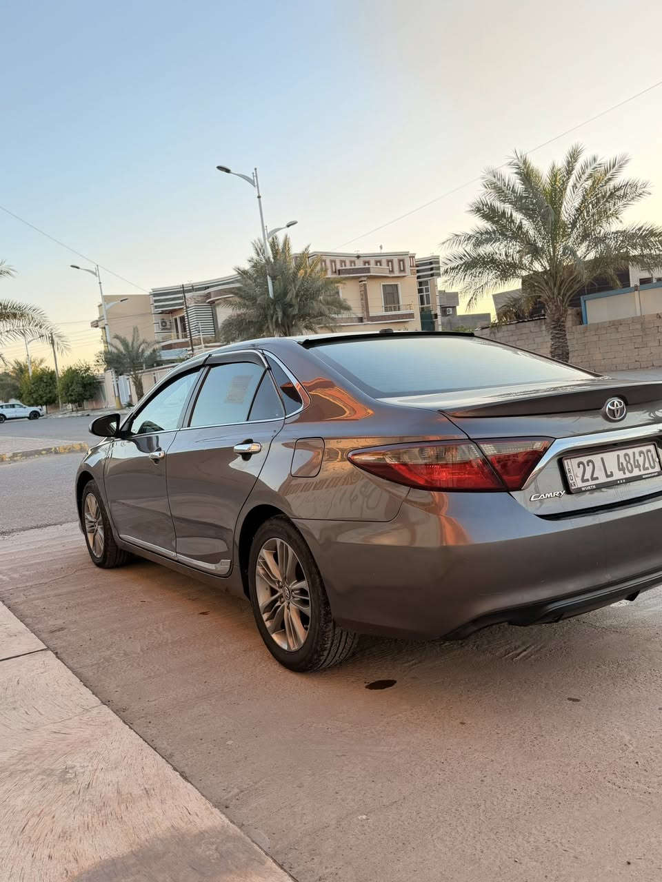 #السلام_عليكم
كامري موديل 2017 أمريكي 
اللون فيلي(نفطي)
فئة SE
ضرر جاملغ امامي يمين
رقم اربيل دولي بأسمي تحويل مباشر
مكينه 2500
گير ومحرك كفاله
تدفئة تبريد شغال
داخل اسود
نظام ايكو(تقليل صرف بانزين)
مانع انزلاق
لايت زنون
تحكم ستيرن
شفتات ستيرن
ويل كب 17
تخم تاير
السياره مال جناي مصروف عليها 
السعر 155 وبيها مجال 
مكان السياره الأنبار العامريه
للاستفسار***********
