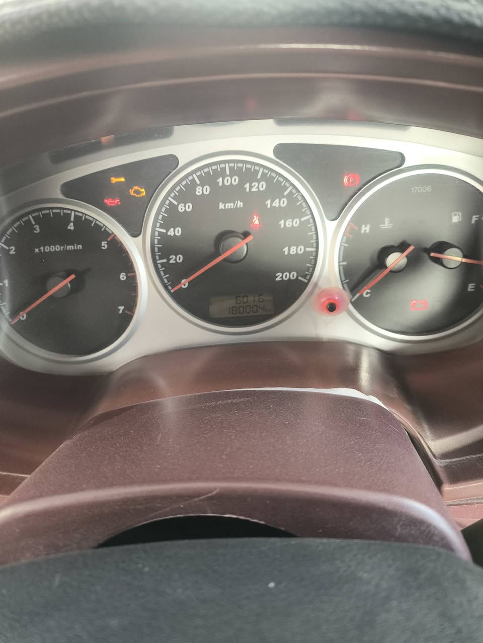 سلام عليكم للبيع كريت ول موديل 2015 رقم كربلاء رقم  وسنويه انكليزي بسمي شخصياً كفاله عامه ماشيه 180 الف سنويه 31 تخم تاير محرك  وكير  واكسن برغي ما مفتوح مكان السيارة الديوانية قضاء الشاميه الإتصال على الرقم ***********
