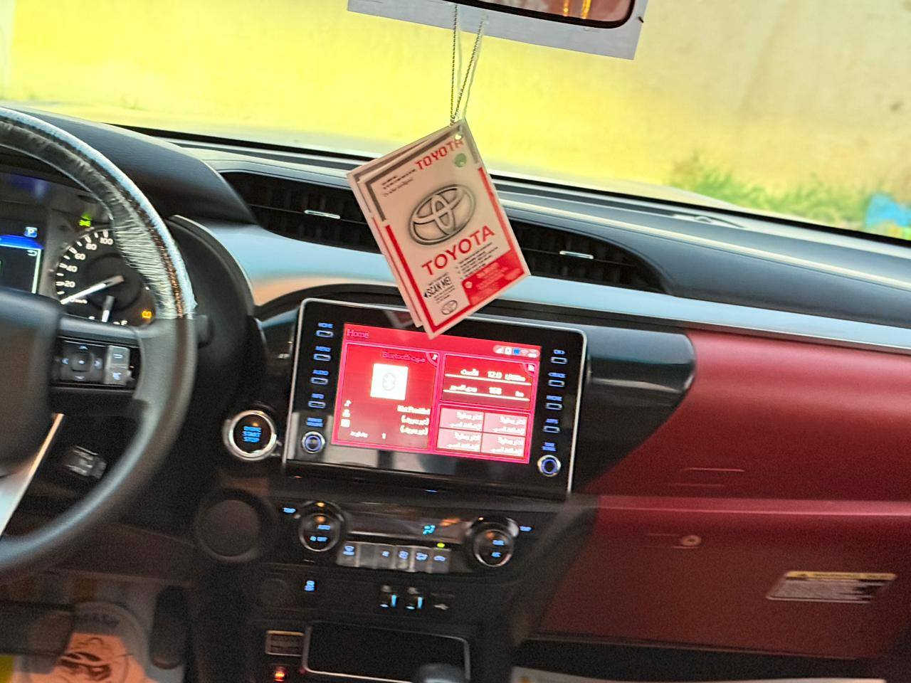 سلام عليكم هايلوكس ٢٠٢٤ ساز ام ضمان رقم بغداد مميز فول مواصفات شاحن لاسلكي تبريد بل كشن مثبت سرعه بنيد جكات مكفوله كفاله عامه حته من جكت ابره زيرؤ ابد عل وظع الشركه
مكاني الناصريه قضاء الشطره 
السعر ٢٨٨ وبيه مجال ترهم مراوس 
***********
