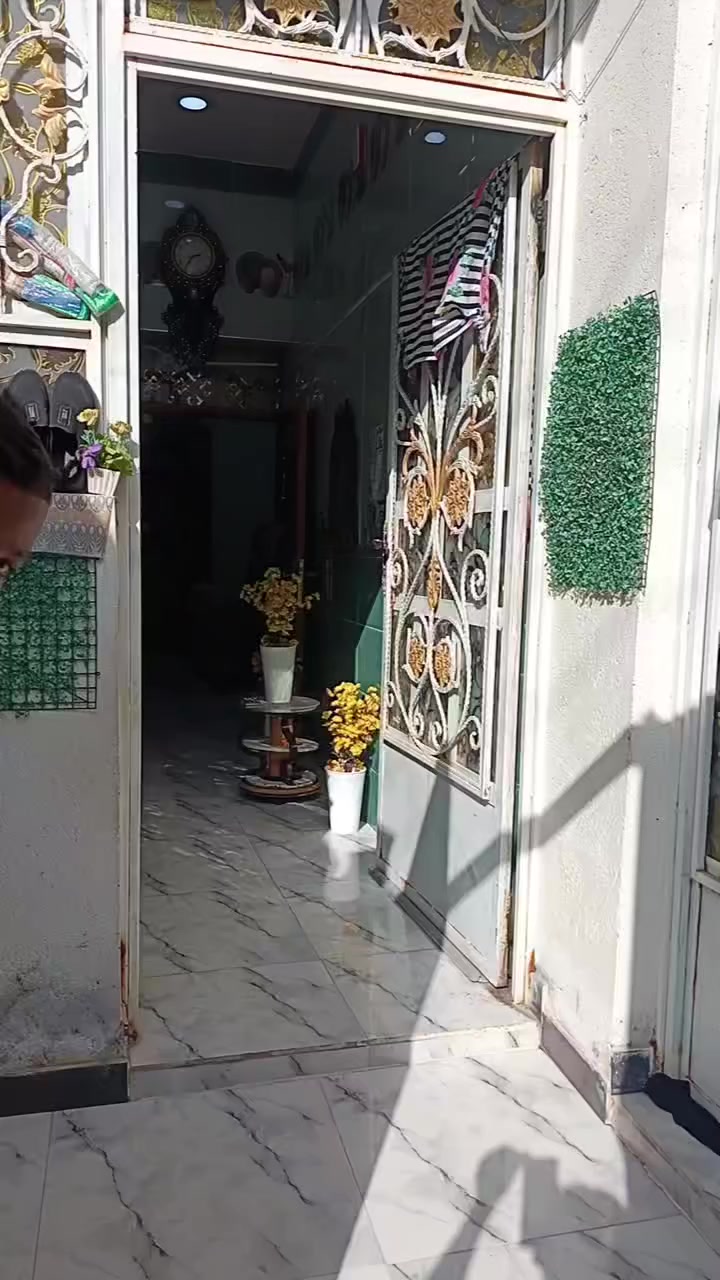 بيت زراعي مساحه 100 بناء حديث درجه أولى طابوك كونكريت يحتوي على غرفه وصاله ومطبخ استقبال وصحيات داخليه وخارجية
#العنوان نزلت مزرعة أبو هبه قرب مدرسه الكرفانات 

السعر 80 مليون 

للاستفسار الاتصال على الرقم ***********

اتريد عقارك ينباع ماعليك سوئ المراسله والباقي علينه بيع سريع شريه موجوده ___________________________ 

#للاعلان  تواصل معنا مكتب عيون للناصريه___💚💥تصل رقم ***********
