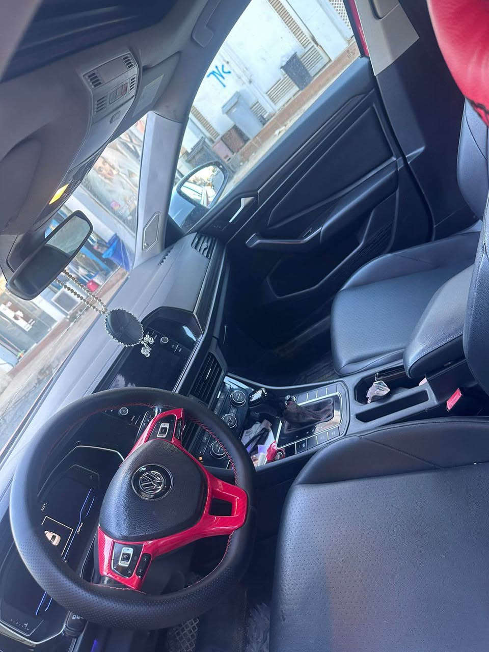 جيتا 2019 SEL
فول فول بنوراما شاشه ديجتال
جلد 
ايرباك فقط تكمه 
كيرمحرك شرط
حادث موضح بلصوره وسونار هم موجود بلصور
مكان سياره كركوك
سعر144 ورقه بيه مجال بسيط
*********** كركوك, العراق
