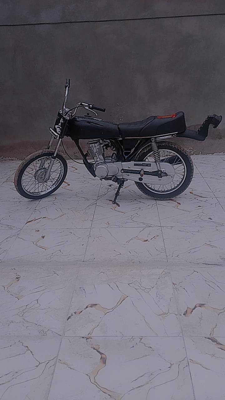 سلام عليكم اخوان دراجه نامه يراني البيع دراجه نضيفه اوراق شراي يتصل عليه ونه خادم***********
