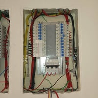 فني كهربائي متفرق للعمل. 07516499366 مكاني بغداد. يتوفر واتساب