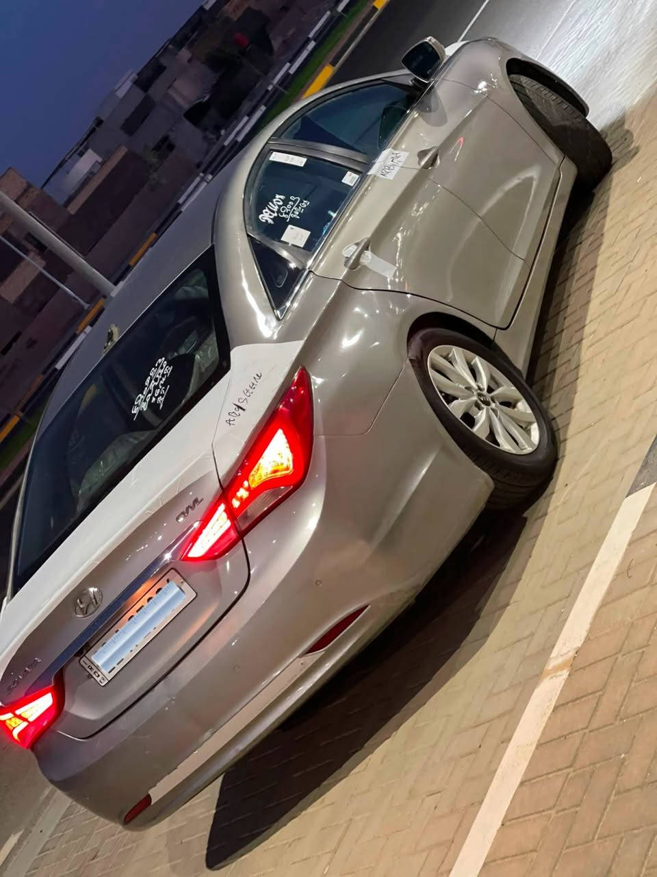 سلام عليكم
سوناتا موديل 2014 اصل      كصه جنطه
 
اعله مواصفات 

أدوات أدوات 

بانزين اصل 

فول عده الفتحه 

4 بصمات 

كشنات جلد 

كشنات كهرباء

تتفه تبريد كشنات 

تخم تاير جديد 

ويل مختلف 

تحكم ستيرن 

كروز مثبت سرعه 

تتفه ستيرن 

شاشه بلاد 

مكينه جديده 

حداده. زيرو 

لد كشاف 

بكلايتات لد 

ترحيت مري ويدات بيبان 

ارقام وسنويه ع رقم شاصي
مكاني البصره ***********
