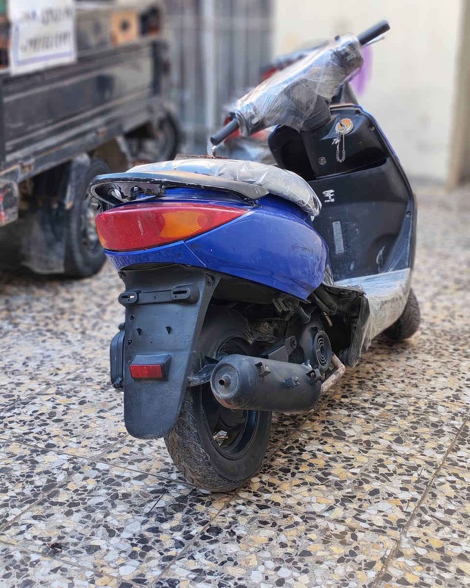 السلام عليكم عندي دراجه بريز مكينه ناعمه وحلوه كهربائيات شغاله العنوان بغداد مدينة: السعر: 400وبيه مجال الرقم: ***********
