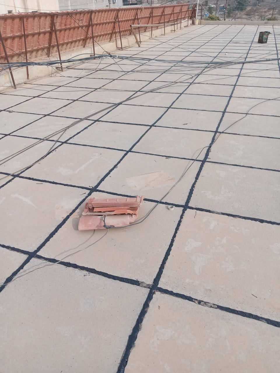 ***********واتساب ***********  جانب  من  أعمالنا اليوم عادة وقلع  الماستك القديم 
  لتطبيق الاشتايكر عن توفر كادر عمل لتطبيق الاشتايكر  كرسته وعمال   وبأسعار مناسبة... 
كما يوجد اعادة ماستك وقلع حسب حاجة السطح بضمان لاعمل 5 سنوات 
 طريقه العمل 
١.فرش السطح بمادة الفلانكوت 
٢.فرش السطح بمادة الزفت 
٣.وضع  التراب او استخدم نايلون وفلين حسب رغبه المواطن 
٤.وضع اشتايكر وماستك لاستفسار أكثر ***********
