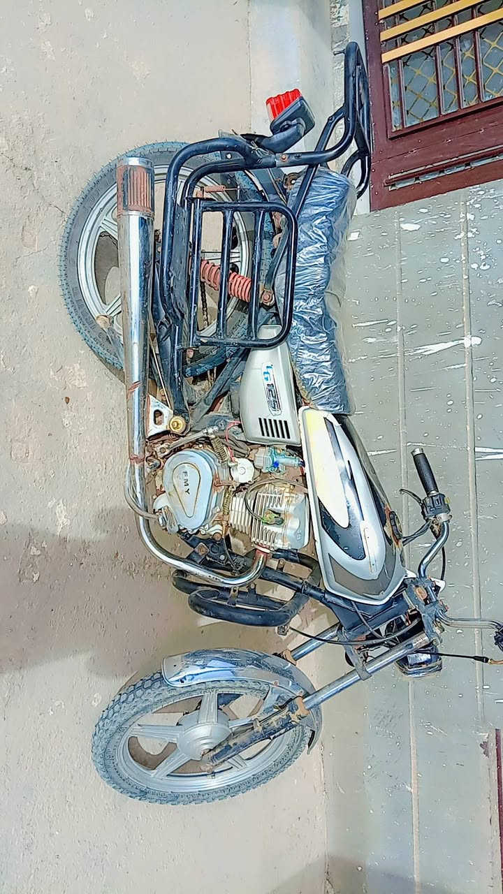 السلام عليكم دراجه للبيع (كلك كلك) فيوم موديل 19خمسه كير محرك 150الدراجه جاهزه كهربائيات كامله سلف السعر 350وبيها مجال العنوان حله ناحيه النيل للستفسار *********** متواجد خاص
