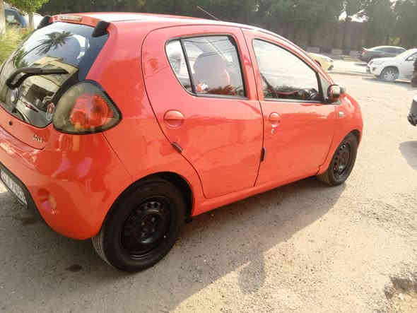 السلام عليكم 
للبيع جيلي باندا موديل 2013
كير مكينه صدر تايرات كله تمام 
دوشمه جديده سنتر لوك رقم 
وسنويه وهزه كله جديد شرط بيه قطعتين صبغ بدون دواخل اثر طخات صغار
التحويل رايده ٤٩وبيه مجال 
بصيط مكاني الاعظميه الاتصال ***********
