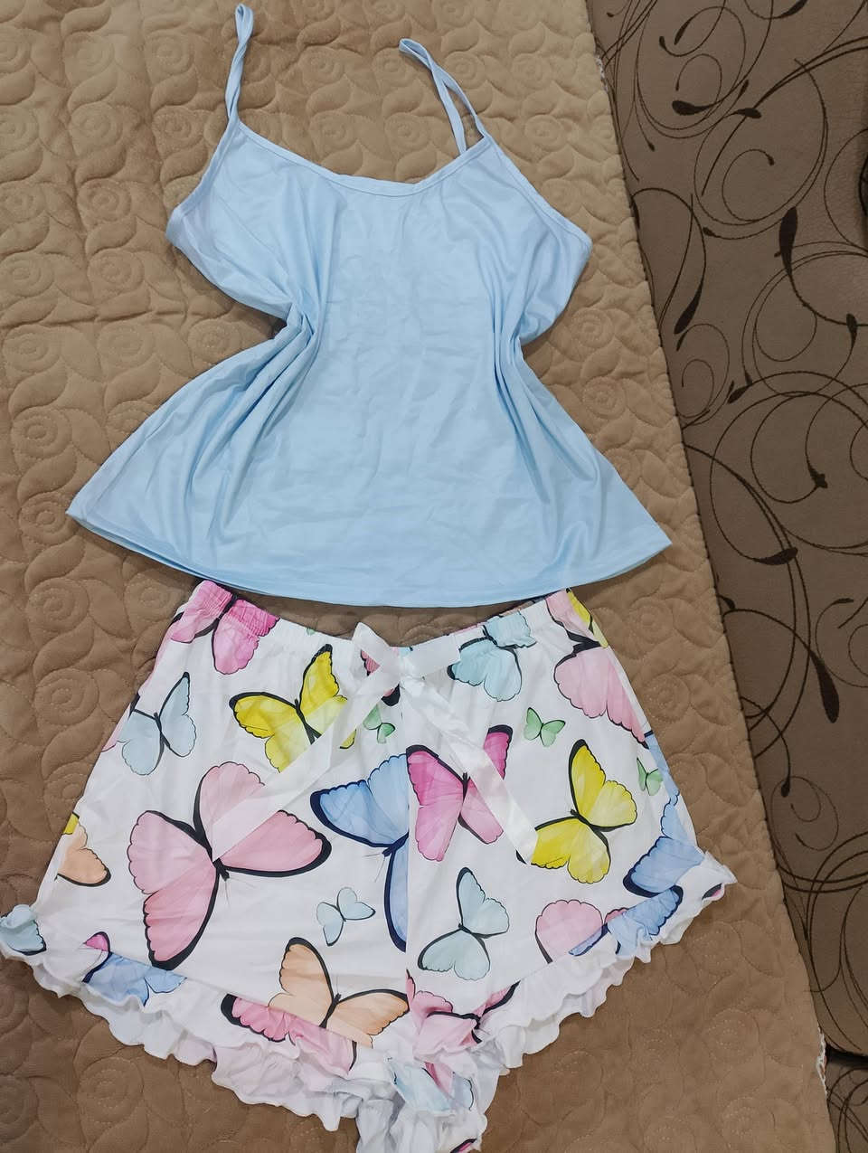 نموذج من بظاعة اليوم انتظرو البث بليل ورا الفطور  ولانجريات هم جبت تخبل كلها فيكات مال نوم 😂 @إشارة


**إذا كنت صاحب هذا الإعلان وتريد حذفه لأي سبب، رجاءا أرسل رسالة إلى الدعم الفني**