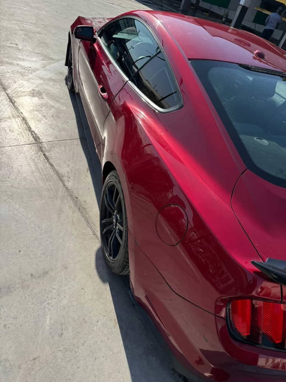 Mustang EcoBoost Premium 2017
•محرك 2.3 توربو – ~310 حصان

•كشنات جلد + تدفئة وتبريد

•شاشة كبيرةsync 3

•داخل سبع الوان

Apple CarPlay & Android Auto

•كشنات جلد تدفئة وتبريد 

•إضاءة داخلية

•كاميرا + حساسات

•4وضعيات قيادة

•ستيرن 3 وضعيات

•بيه جاملغ مبدل وبنيد بارد صور حادث مرفقة سنوية باسمنا 

•سابقاً تبديل كازكيت 

•نقص صبغ بنيد ودعامية فقط سيارة حلوة وبريميوم بكج فوووول 

الفووول السعر 104 ورقة للاتصال  ***********
