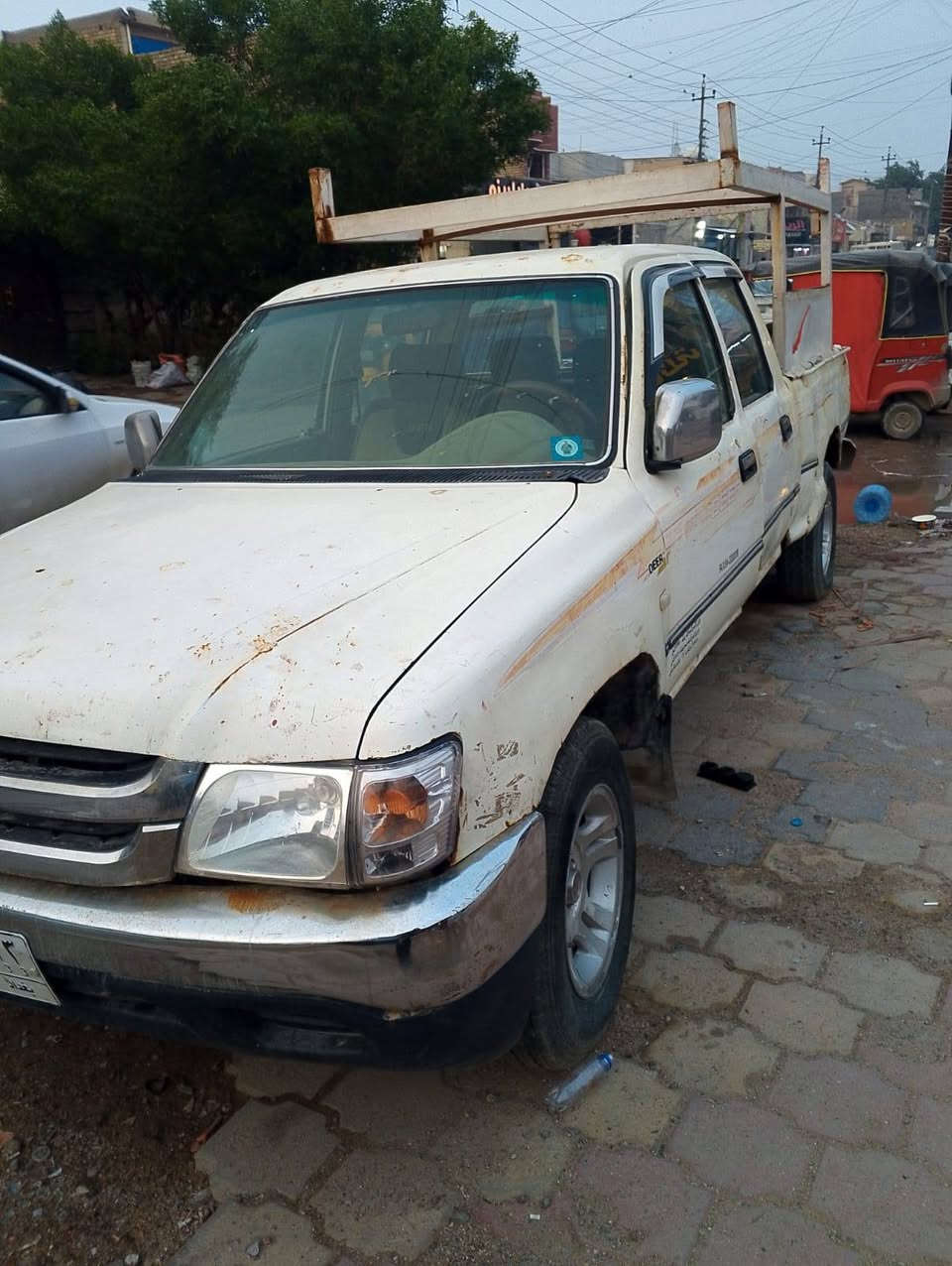 سلام عليكم ورحمة الله وبركاتة بيكم كريتويل للبيع السياره سنويه 27 السياره متروكه واسياره بدي طويل سياره داخله يشتغل كله السعر 30 وبيهه مجال الستفسار الرقم ***********
