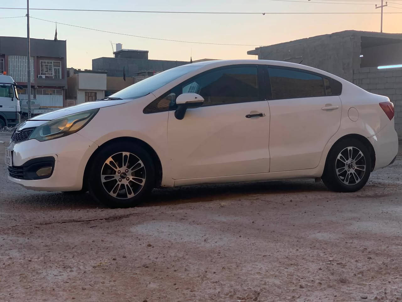كيا ريو ٢٠١٣ خليجي مكينة ١٦٠٠ قطرتين
سيارة بيها جاملغ امامي صبغ وجاملغ خلفي صبغ وبيها الدوسات معمرات 

مواصفاتها تحكم ستيرن ويل كب مري شفط واشاير بالمري تبريد تدفئة ليد نهاري بكلايت ليد السعر ٨٠ وبيها مجال

مكانها كربلاء ***********
