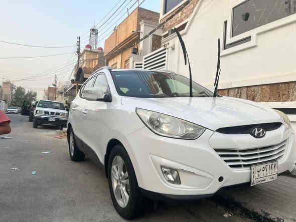 السلام عليكم توسان 2012 خليجي رقم بغداد سياره كفاله فقط البنيد مبدل اصلي بدون ايرباك ولا صبغ سياره جاهزه وحلوه وتحويل ثاني يوم مكان السياره بغداد الحريه سعرها ١٤٠ وبيها مجال *********** حسين اخوان الخاص مغلق واتساب او اتصال
