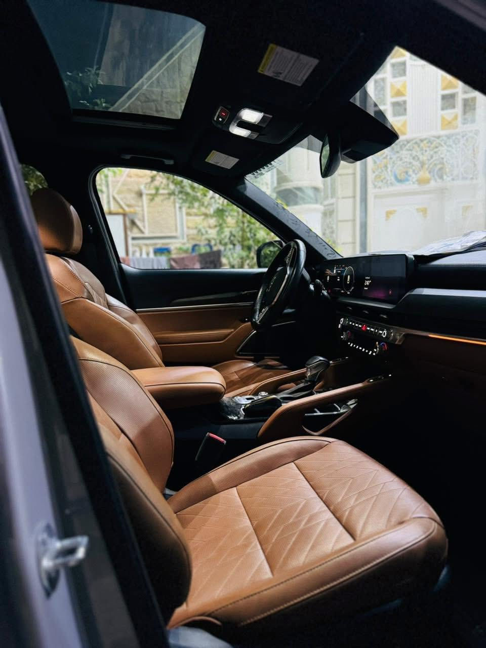 كيا تيلورايد 2023 SX XLIn

1-حجم المحرك 6 سلندر 3800. 

2-عداد المسافة 41 

3-بصمة ابواب وتشغيل عن بعد. 

4-زينون عالي ناصي آصل. 

5-فتحة سقف. عدد٢

6-رادر جانبي مانع اجتياز. 

7-فور ويل درايف 

السياره مختومه XLIN خلف الصندوق والكشنات 

8-تحديد مسار. 

9-كامرات محيطية. 

10-حساس حلفي. 

11-شاشة كبيرة مع كامل ايعزتها. 

12-تدفئة+تبريد الكراسي الامامية. وخلفيه

13-تحكم ستيرن جهيتن. 

14خزن ميموري متكامل 

15-حساس خلفي. 

16-سستم صوت متكامل. 

17-كنترول تبريد خلفي منفصل. 

18-كشن سياحي. Vip. 

19-رادر محيطيه 360 درجه 

20-الكراسي الامامية كهرباء. 

21- ٧ راكب ٣ قطع تبريد. 

22-اشاير مري قابلة للطيء. 

23-مقاعد جلد حار بارد

24- خمس كامرات

25-

*وباقي الموصفات المعروفة في فئة SX XLIn 

السياره فول  مواصفات  

الضررر: فقط بارد حافه البنيد بدون اي صبغ 

 والباقي كفاله

مكان السياره حله مركز مدينه 

309$

 وبیه مجال 

————————————————————————

للأستفسار اكثر واتساب ***********

ملاحظه شباب السياره حادثه ورقم شاصيها كدامك غراضها لاماميه نصها جايه ويها بس شد مشدوده ونص اشتريته منا 

شوفها ودكها وين ما تريد وتاكد منها وتصل سعرها بيه مجال السياره بدون رقم تترقم جميع المحافظات
