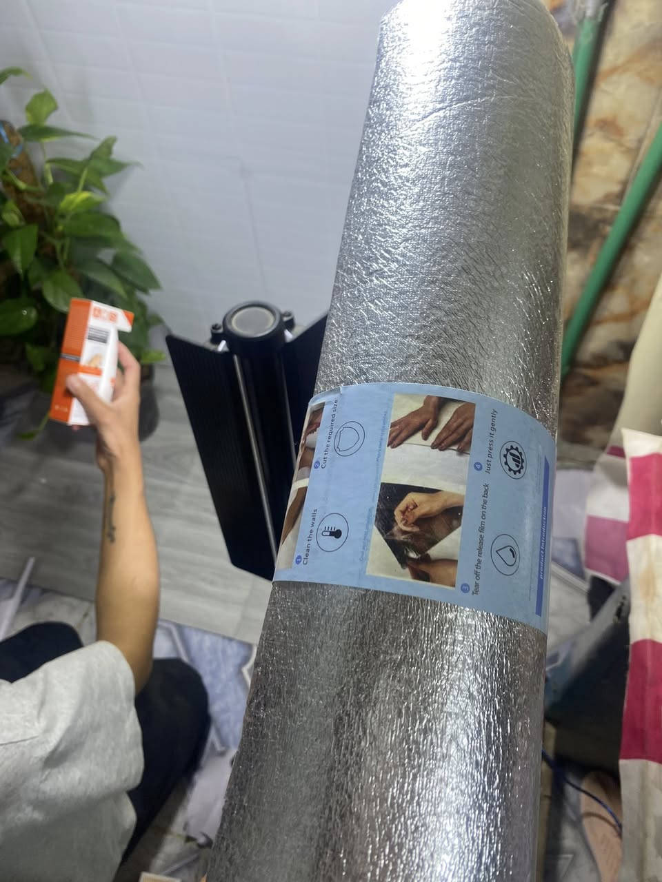 طول الرولة ٣ امتار
موجود من عنده ١٧ رولة. سعرك وبلعافيه 
لزك ارضيات او جدران


**إذا كنت صاحب هذا الإعلان وتريد حذفه لأي سبب، رجاءا أرسل رسالة إلى الدعم الفني**