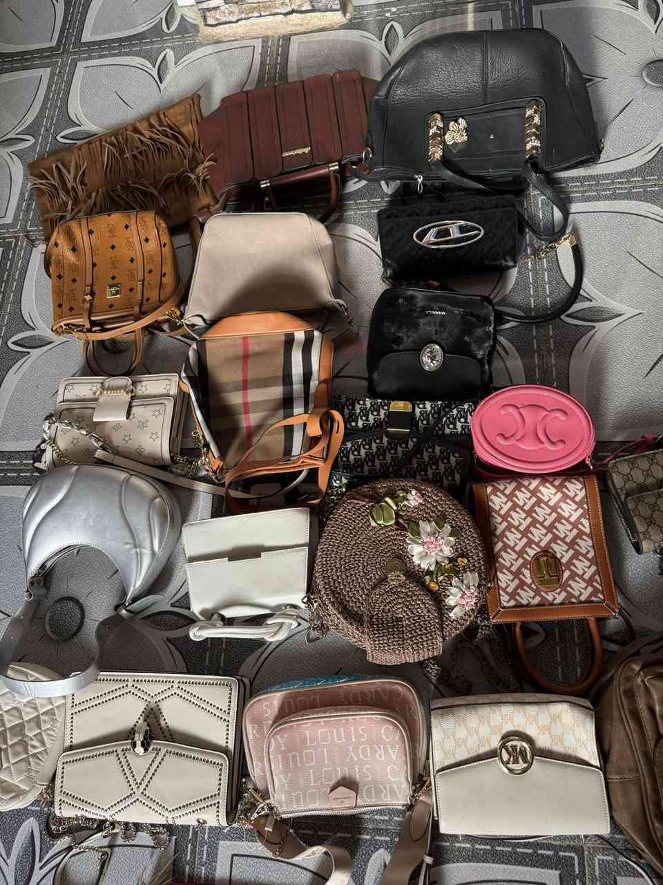 شلعة بسعر الجملة ٢٣قطعة    بالة مكس ماركة وعادي المهتم يراسلني خاص التوصيل مجانا


**إذا كنت صاحب هذا الإعلان وتريد حذفه لأي سبب، رجاءا أرسل رسالة إلى الدعم الفني**