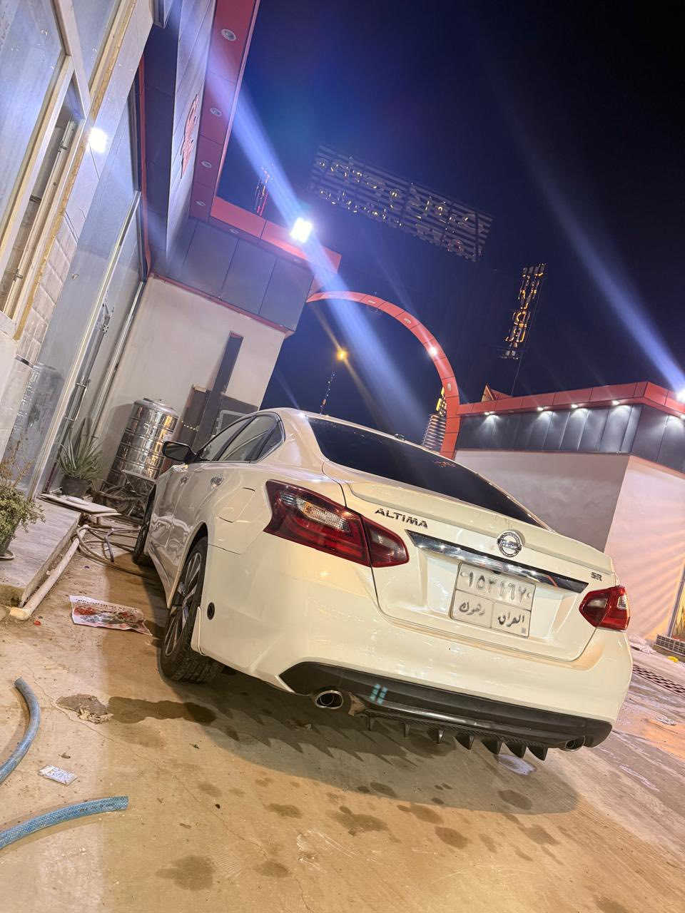 السلام عليكم
نيسان التيما 2018 رقم دهوك
منضومة غاز 

المواصفات
بصمة ابواب
مانع انزلاق 
تحكم استيرن
مثبت سرعة 
كشن كهرباء
كاميرا خلفية 
الحادث موضح بالسونار بدون دواخل نهائياً  بدون ايرباك كلة سليم 
گير محرك 

السعر123  بيها مجال بسيط
المكان ديالى /بعقوبة  للاستفسار الاتصال
***********

