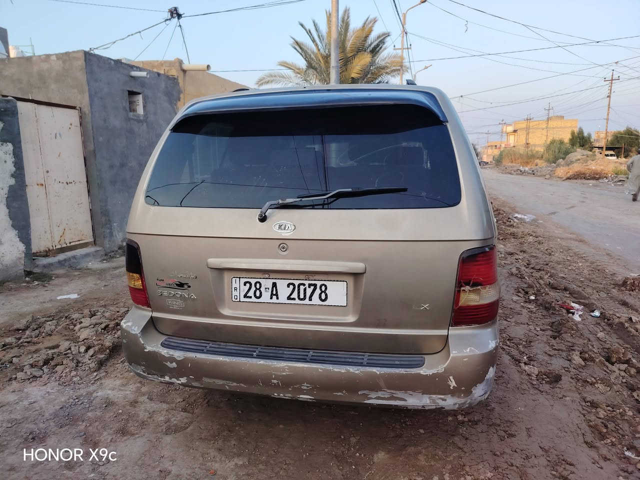 السلام عليكم
كيا سيدونا ٧ راكب.  موديل ٢٠٠٥  محرك كامري محور رقم نجف تبريد شغال سياره جاهزه خير من الله السعر 60  وبيها مجال استفسار رقم ***********
