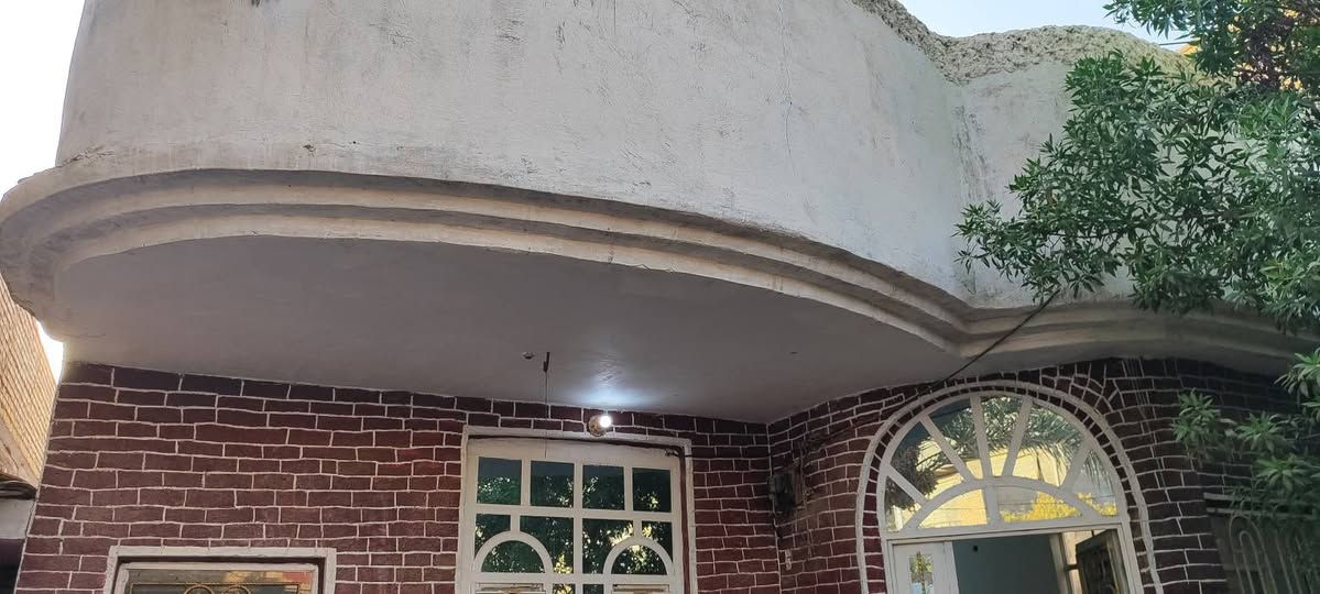 بيت طابو صرف المساحة 250م تقريباً سعر قطعة في هذا المكان ،أبي غرق حي الجواد مجاور المحكمة، موقع ممتاز..بناء نظيف جداً ،طابوق،صب،يحتوي على غرفتين نوم ، صالة ، استقبال ، مطبخ ، صحيات داخليةوخارجية ، گراج ، حديقة..علماً البيت فارغ استلام مباشر .. للاستفسار الاتصال على الارقام التاليه:-
***********
***********  واتس ٱب
