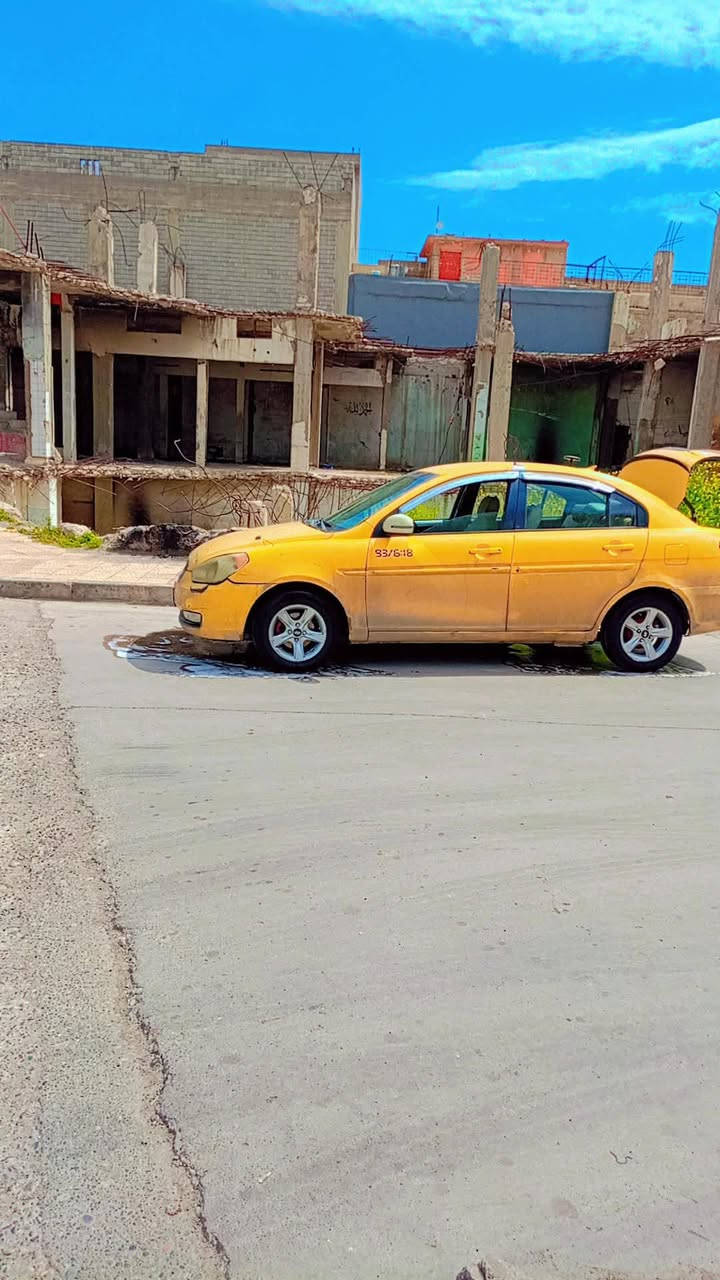 شونكم شباب اكسن دبدوب موديل 2009 امريكي ضررها بوند وجاملغ مبدل اصليات وبيها تلقيطات معجون المحرك شرط والكير شرط تبريد ثلج تخم تاير جديد ويل كب مصطره عليها تريد تحويل او وكاله عادي كابون الكتروني بيها السياره جاهزه السعر 82 وبيها مجال ***********

