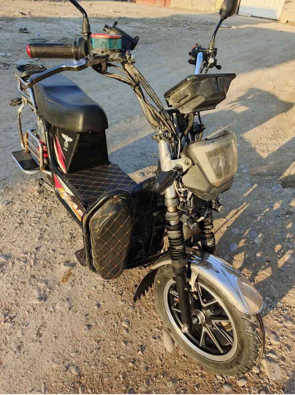 سلام عليكم دراجة هاردي 2024 دراجة براسه.60حظ 6بطاريات كبار ملف1200 +4سرعات كلشي ما بيهة بس الهورن وا الشاشة مكطوع الواير مالهة الله شاهد علية دراجة مفولة سعرها 650 او بيها مجال الطيبين✨ الرقم ***********
