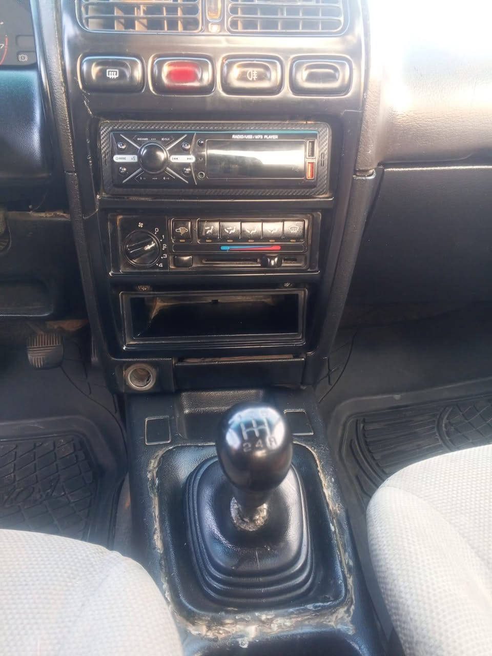 السلام عليكم 
للبيع سياره برايمر 
محرك وكير16 شرط
وشرط التحويل  مصبوقه حزام صدر تايرات نضيف 
وهم يرهم مراوس حسب القناعه ملاحضه مكلف بالنشر 
***********
