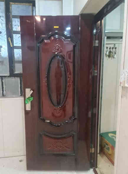 باب غرف فندقي حديد نظيف للبيع ومثل ما موضح بالصور بسعر ٥٠ الف قفل لمن يرغب بالشراء المراسلة على الخاص او الاتصال على الرقم ***********
