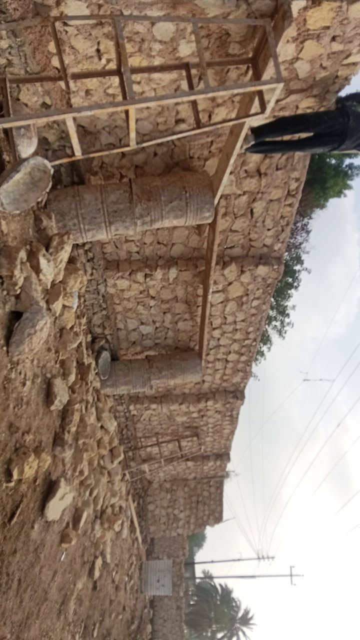 السلام عليكم ابا عمر بناء الحجر سياجات وبيوت بالسعر مناسب داخل النجف وكافه محافظات  ستفسار  رقم الهاتف***********
