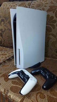 بلي 5 فات اخو الجديد ما مفتوح ولا مهكر 2 يدةبدون اقراص وبدون كرتونة رق...