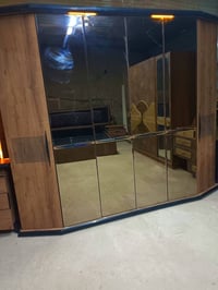 عندي غرفة نوم للبيع سرير مخزن ونارة بكل قطعا مكاني بغداد أبو دشير 0777...