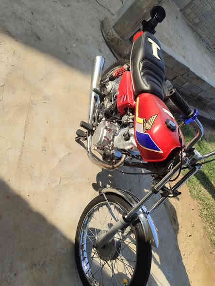 دراجه للبيع شاصي اوراق كامله اصولي  تعمير كله 25. شلامجه اصلي     ما مفتوحه لايت باتري جدد دراجه كارتون شرط معدل وفصله سعره 675وبيه مجال. مكان شطره *********** بيه واتساب
