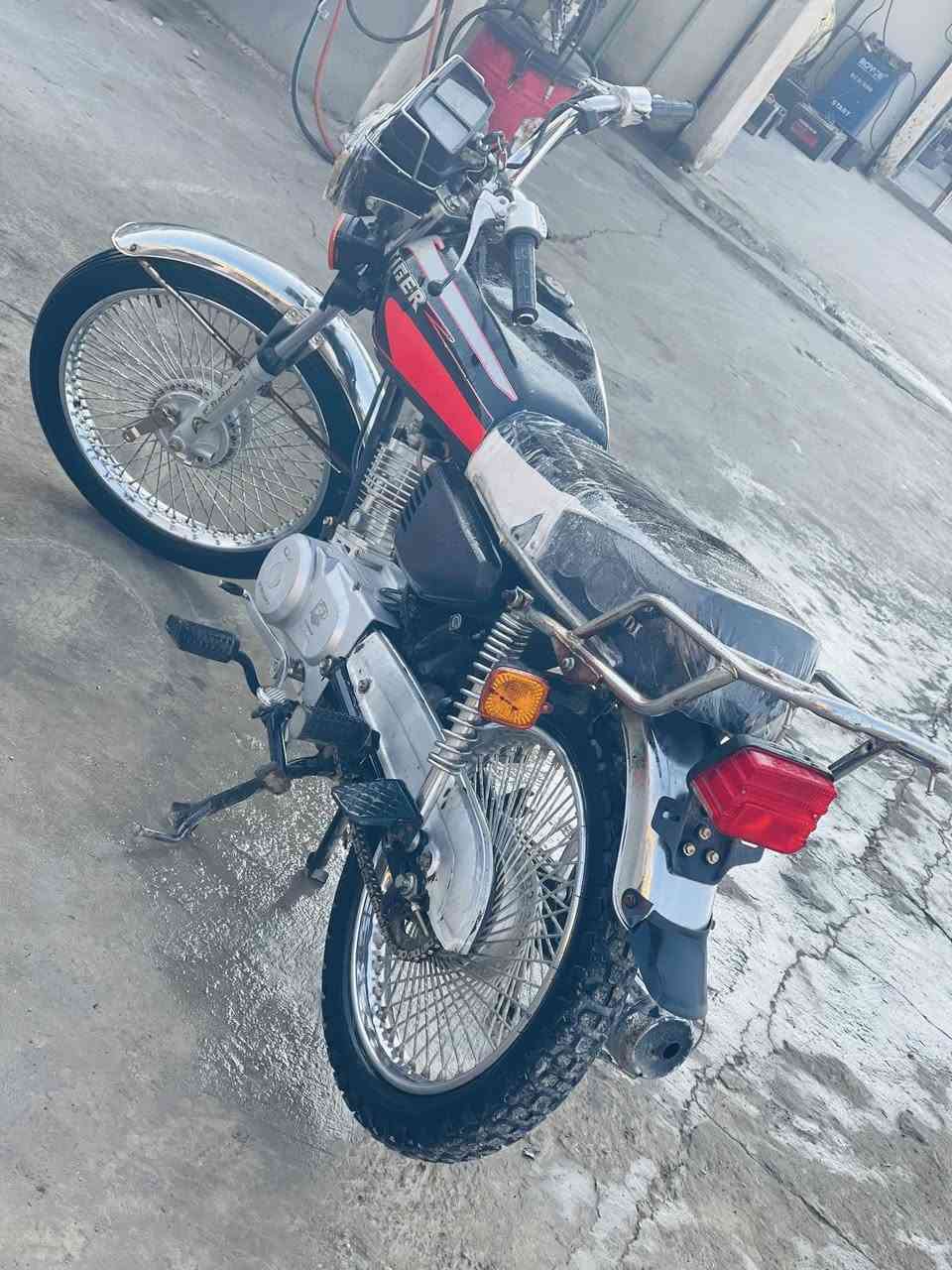 السلام عليكم دراجه البيع نوعيه تايكر موديل 20مفتوحه امبدل بيها فقط والفات أوراق مابيها مكفوله من كلشي نضافه كدام عينك محرك ونشاط خير من الله بيها إشاره الخلفيه مكسوره فقط وطعجه بتنتكي غيرهن كلشي مابي ستفسار ع الرقم ***********او ع الخاص سعر 350بي مجال حيل قليل مراوس اب اربعه كير فقط تعبان يرهم مو جديد مكاني قره تبه خمسه كير ماريد ورجاء المو شراي لا يتعبني ولا أتعبه اخوان ولا تكسر بالحلال العالم يجي يوم الناس تكسر بحلالك
