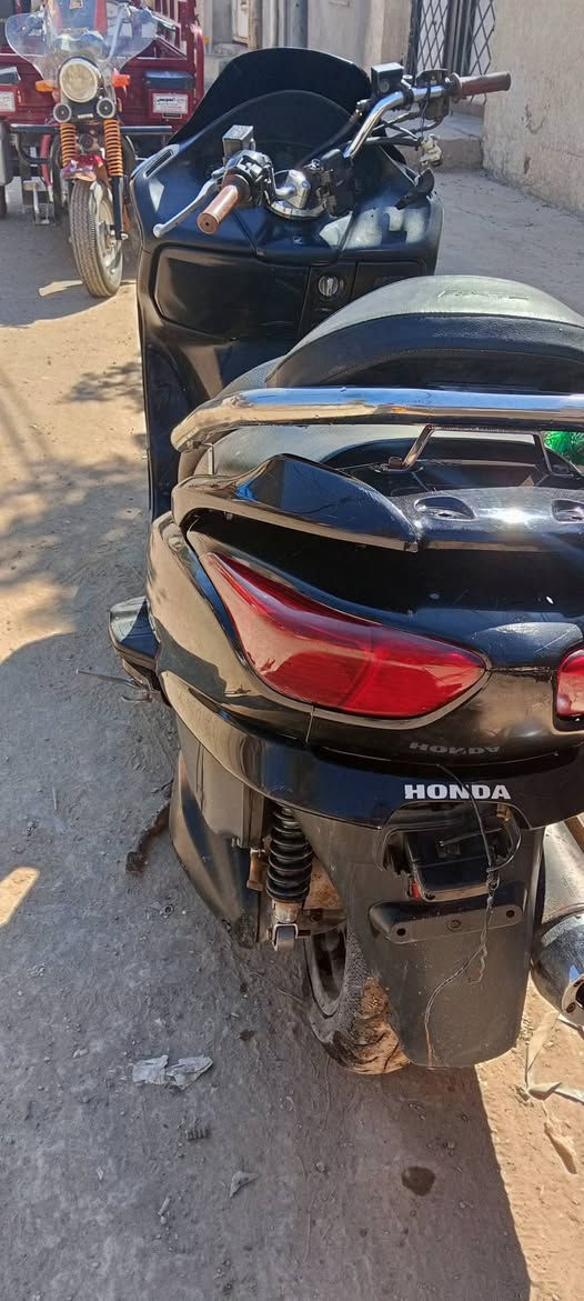 صفر8
دراجه راحت وجت من للنجف كل نقص مابيها دراجه نكره بكل وكت دهن امزويل شلعه ومعدل خير من الله مكينه خرسه سعر٩٥٠وبيها مجال مكاني ديالى خالص ***********
