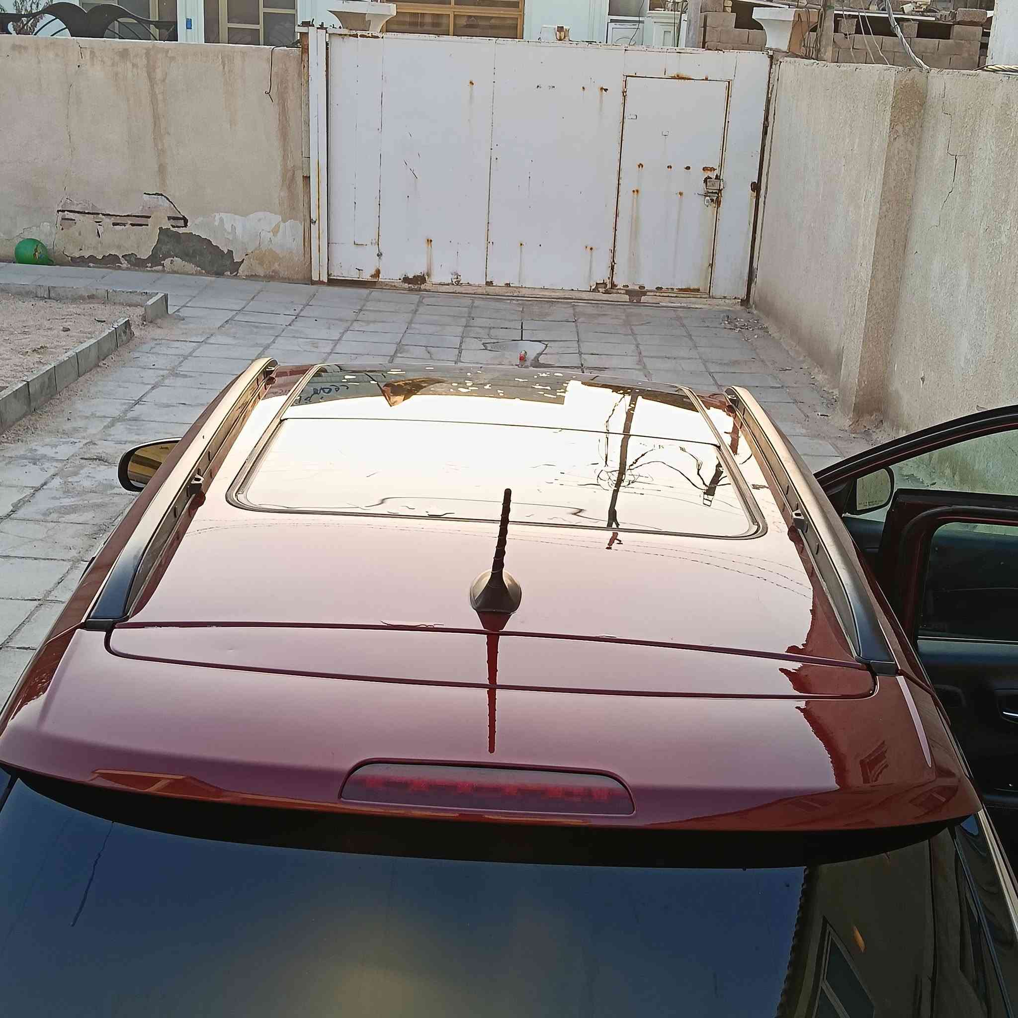 السلام عليكم 
جيب كومباس 2021
وارد امريكي 
حادثها جاملق وبنيد فقط شواصي سليمات 
سياره جاهزه
مكينه كير كفاله 
حداديه 90%
تخم تاير جديد الاصلي مو الصيني 
تبريد تدفئه كله شغال  بنورامه 
تحكم عن بعد بصمه 
لايت زنون 
محرك 2400 المرغوب 
السياره مال بيت ومامتعوبه 
رقم اربيل السنويه ل 28
تريد تحويل اتريد وكاله 
السعر 138 وبيها مجال 
العنوان البصره ابو الخصيب 
اي استفسار ***********
