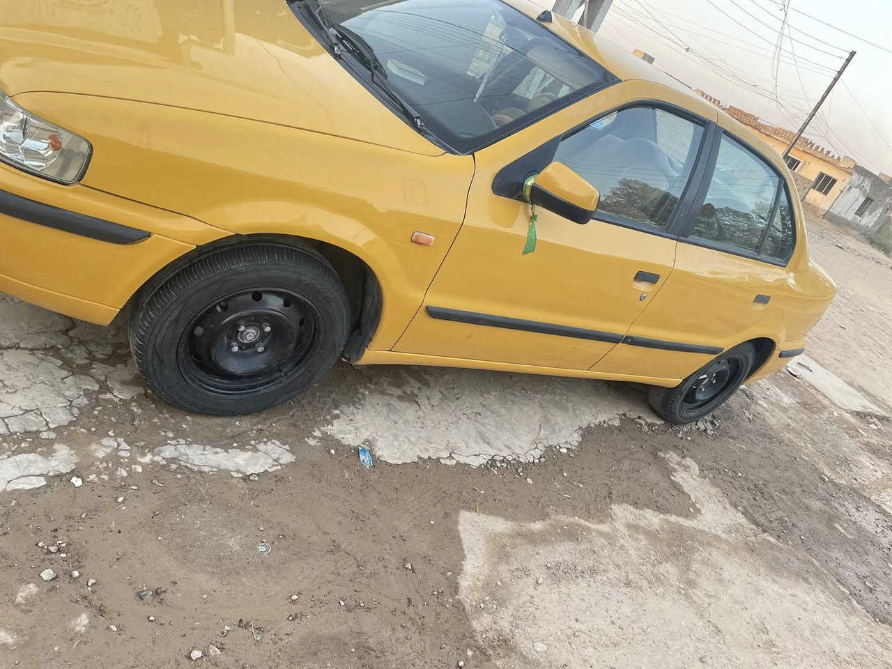 السلام عليكم سمند ناطق للبيع موديل 2011
السيارة جديدة ومكفولة من ضربة وتبديل وصبغ وخياس 
بيها بارد بسيط باب الصدر كد شبر فقط
كير و محرك مكفولات 
صدر امامي خلفي جديد 
تخم تاير جديد 
كلج جديد قبل أسبوع شادة 
مشط ستيرن جديد اليوم شادة 
رقم بغداد انكليزي باسمي 
سنوية لل 29
مصفرة هيئة وغرامة 
السيارة مابيها نقص برغي واحد كبل للشارع 
ميكانيك بلاد ومكفول 
دوس بلاد 
هلالات بلاد 
شواصي بلاد 
سنتر لوك ريموت
داخل بلادي ومدوشم 
السيارة بيها جراد شي قليل كلش على الجنطة فقط 
السعر (47 )وبيها مجال للشراي فقط 
*********** واتساب 
مكاني بغداد بسماية ناحية الوحدة 
اخوان إذا ماعجبكم السعر اعبر المنشور 
الآن التعليق السلبي يعكس على مستوى تربيتك وأخلاقك 
وأهل ل 40 و 35 لاتتصلون ابداً
